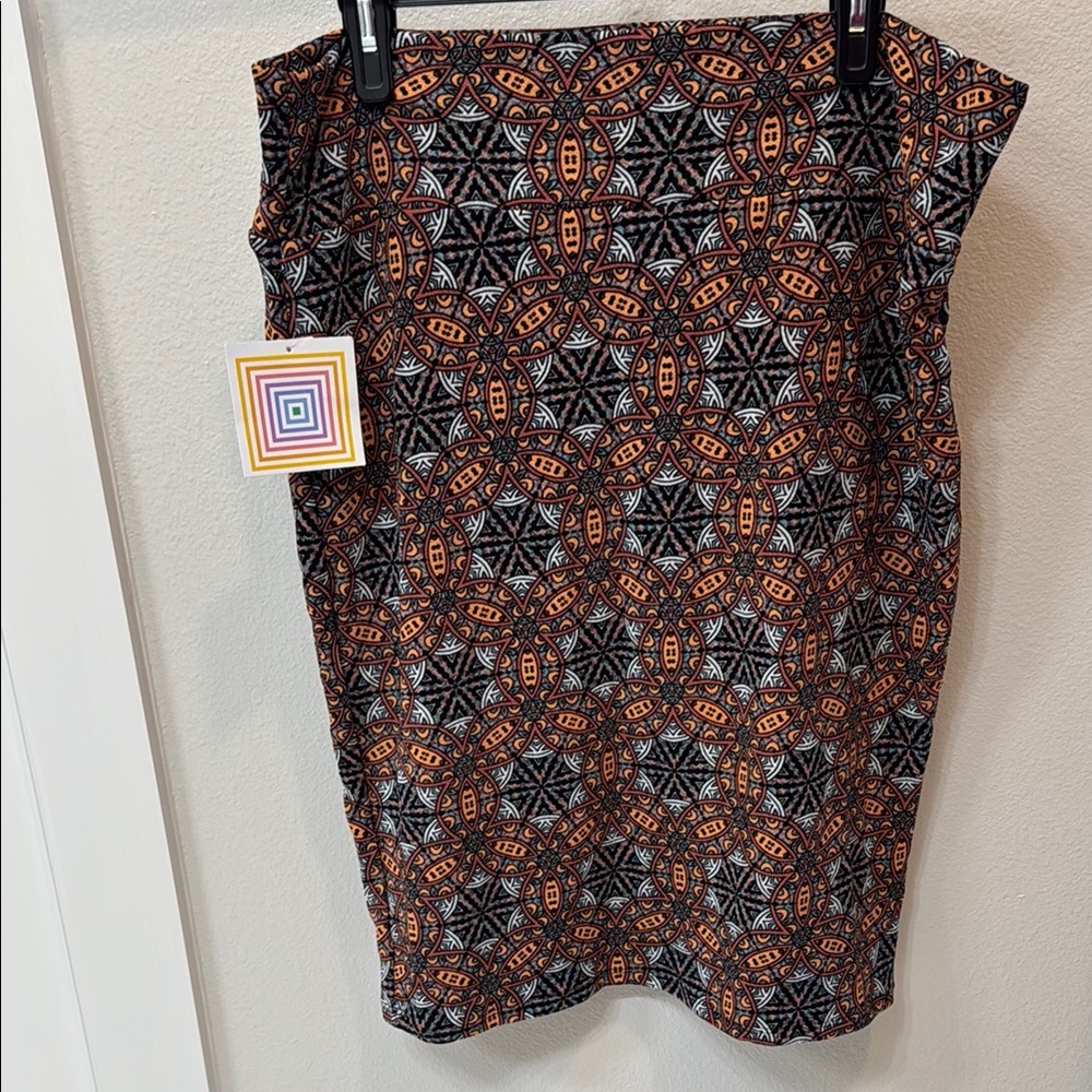 NWT LulaRoe Cassie Geometric pattern Skirt size 2x
